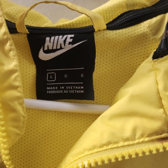 Nike FC Barcelona Colorblock Hooded Windbreaker Jacket - Picture 6 of 6